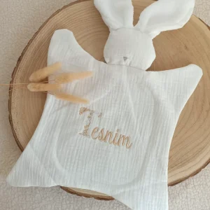 Doudou lapin avec oreilles polaire blanche en gaze de coton blanc