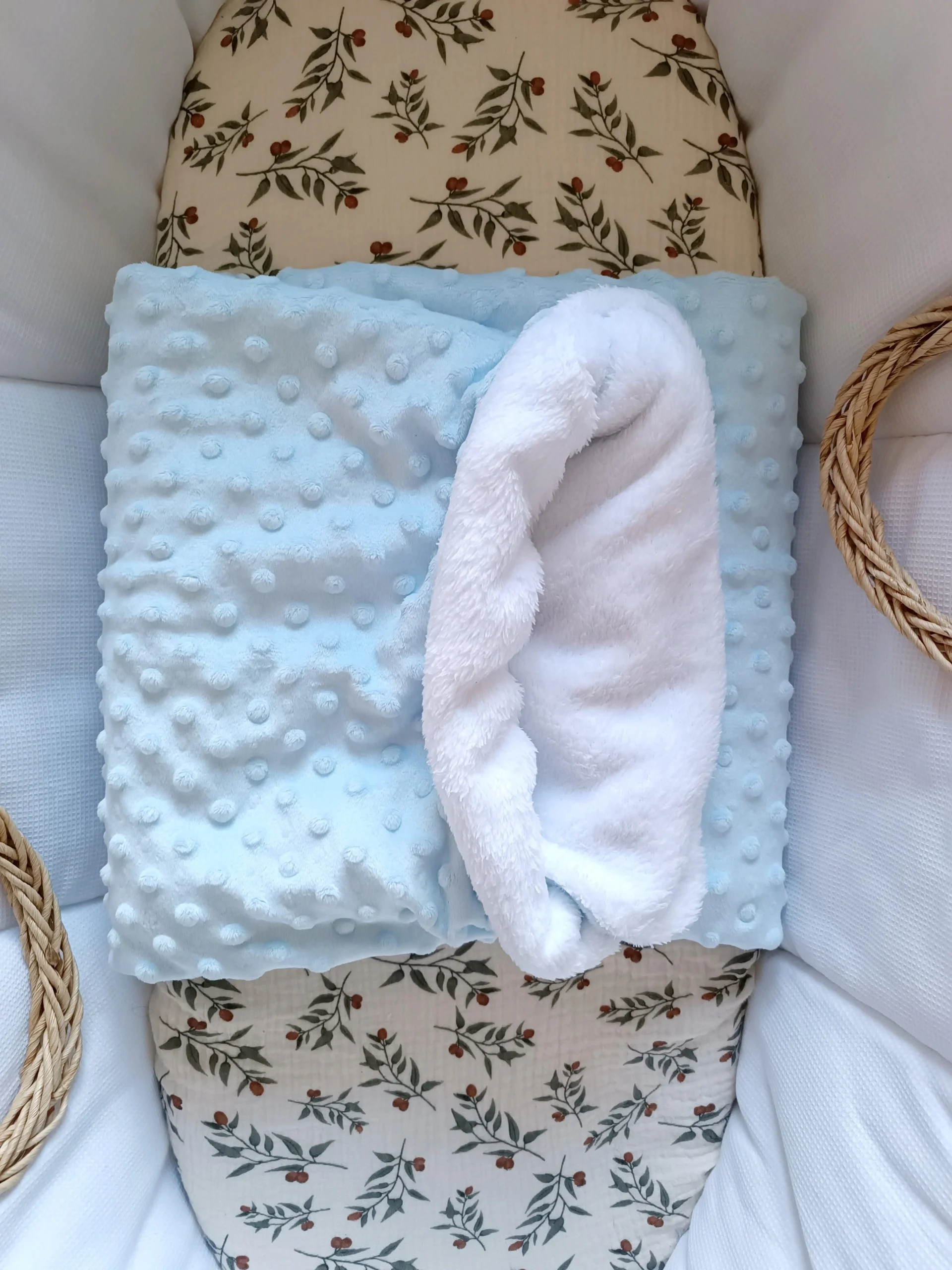 Couverture en minky bleu ciel - personnalisable - – Image 4