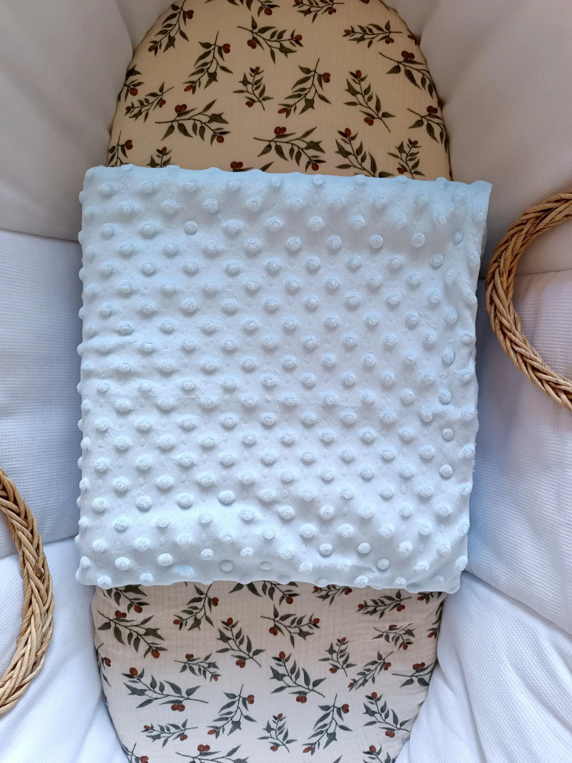 Couverture en minky bleu ciel - personnalisable - – Image 3