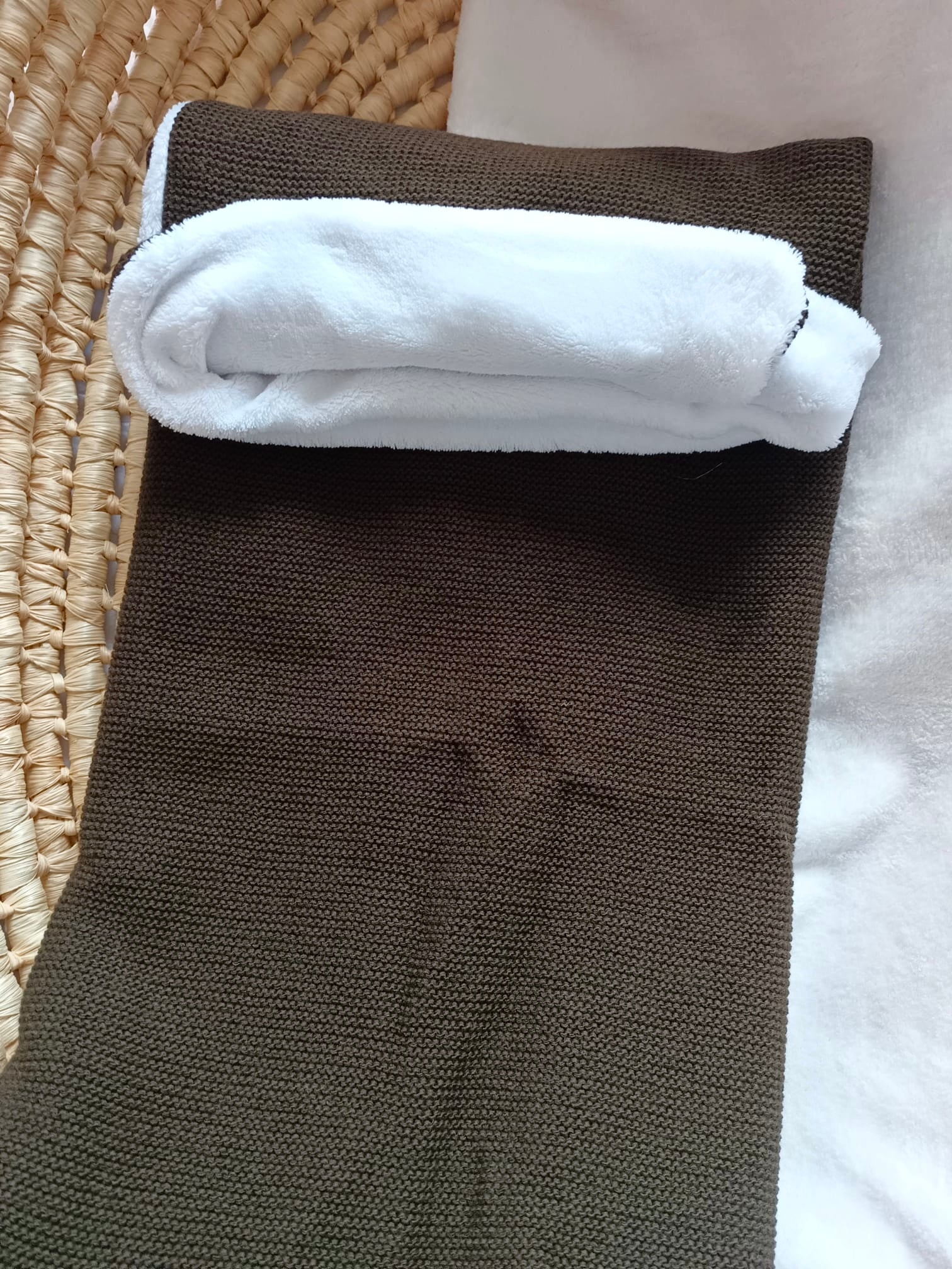 Couverture maille marron et polaire blanc - personnalisable - – Image 2