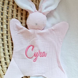 Doudou lapin avec oreilles polaire blanche gaze de coton rose