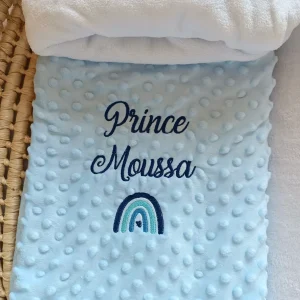 Couverture en minky bleu ciel  - personnalisable -