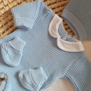 Combinaison maille bleu ciel avec col blanc - 0/3 mois - personnalisable