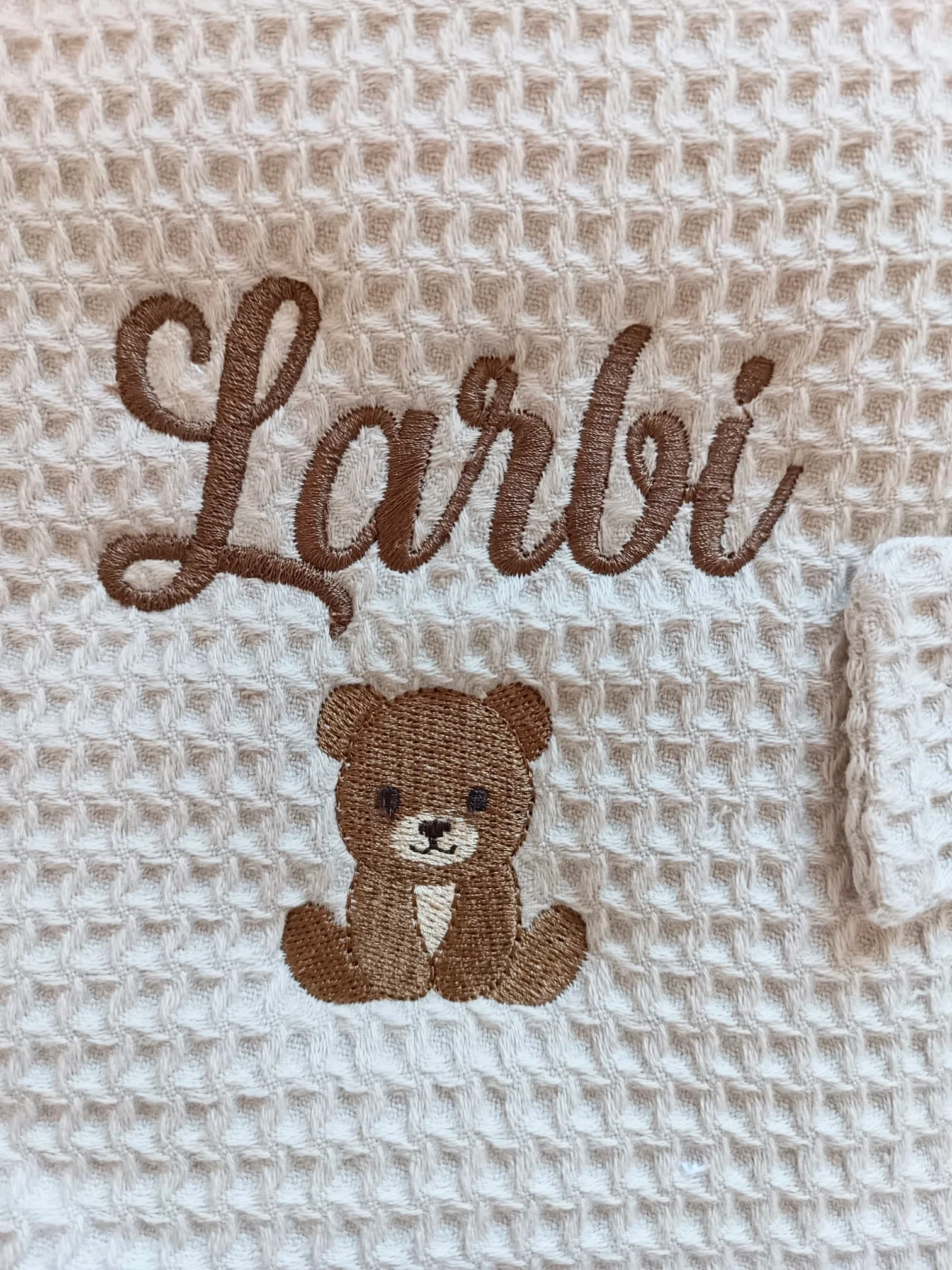 Protège carnet de santé en nid d’abeille beige - personnalisable - – Image 2