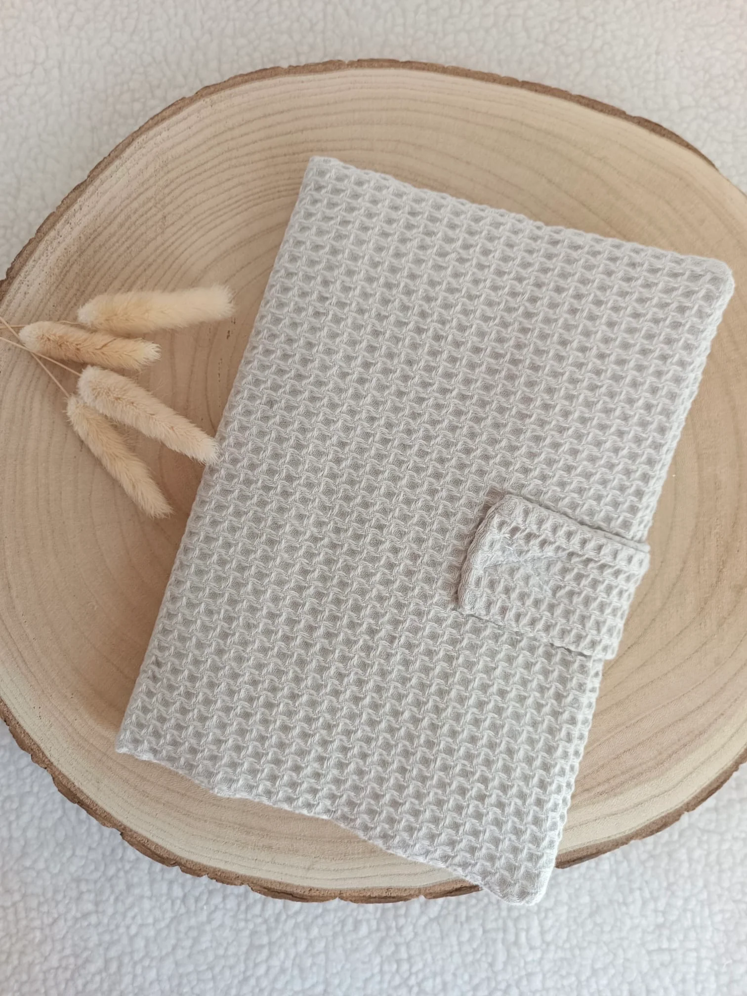 Protège carnet de santé en nid d’abeille beige - personnalisable - – Image 5