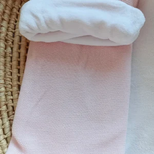 Couverture maille rose et polaire blanc - personnalisable -