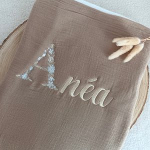 Couverture en gaze de coton et polaire marron - personnalisable -