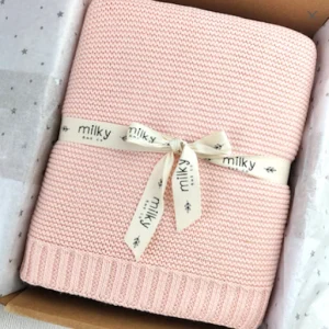 Couverture maille rose personnalisée