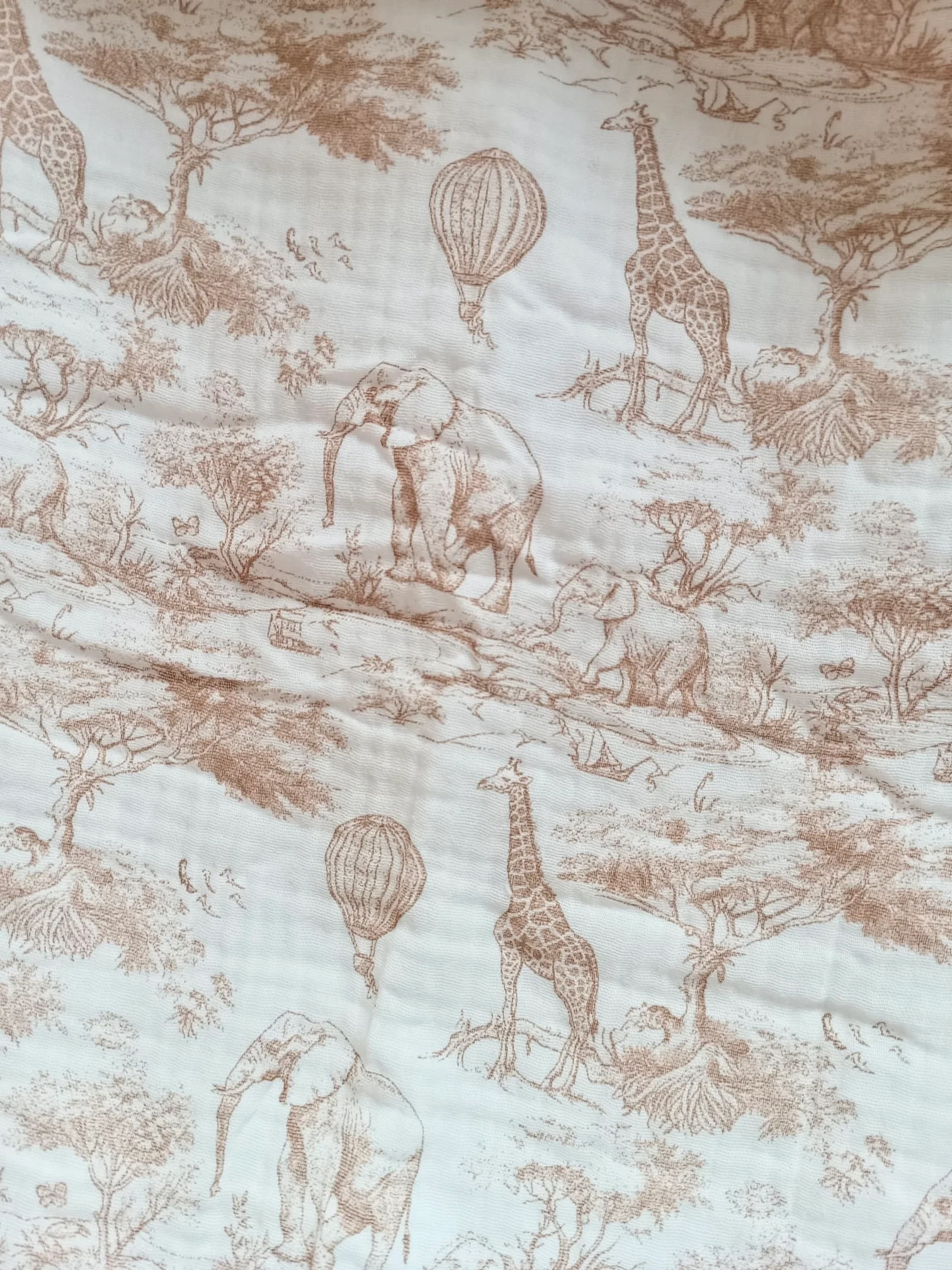 Couverture en gaze de coton safari tons beige et polaire blanc - personnalisable - – Image 3