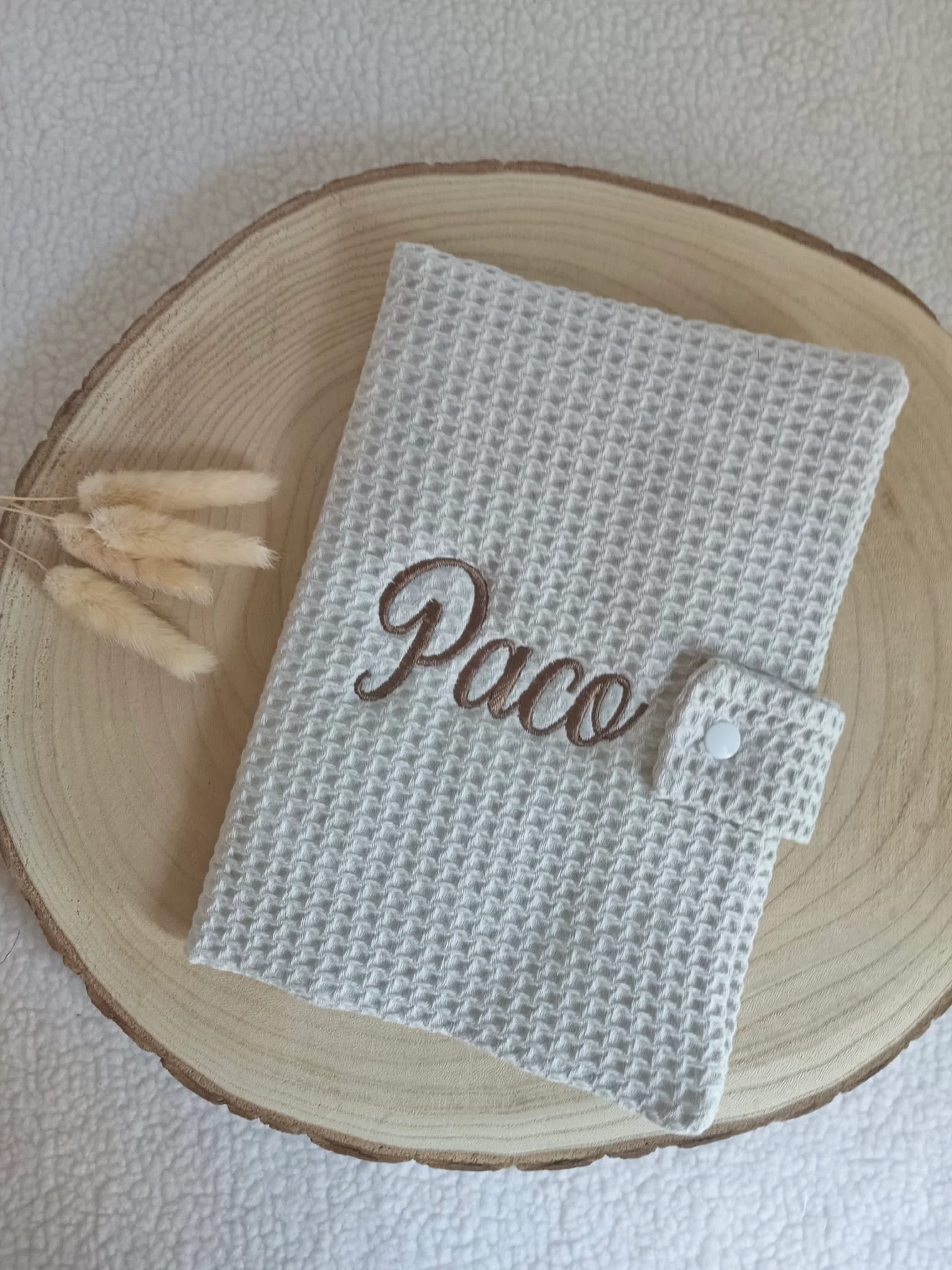 Protège carnet de santé en nid d’abeille beige - personnalisable - – Image 3