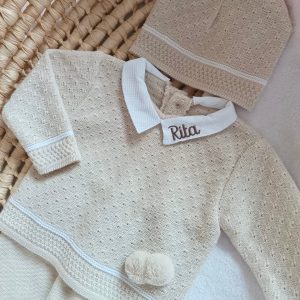 Ensemble complet beige/blanc pompons - plusieurs tailles - personnalisable -