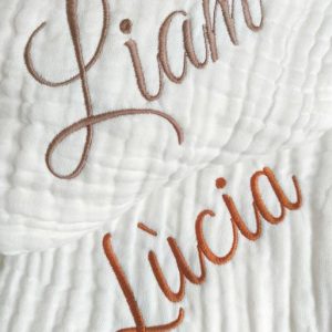Rajout prénom brodé