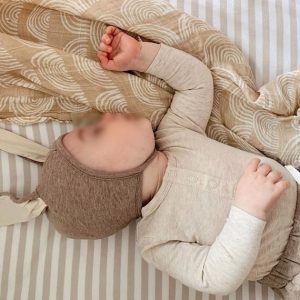 Couverture lange arc en ciel beige