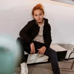 Veste zippée à capuche noir