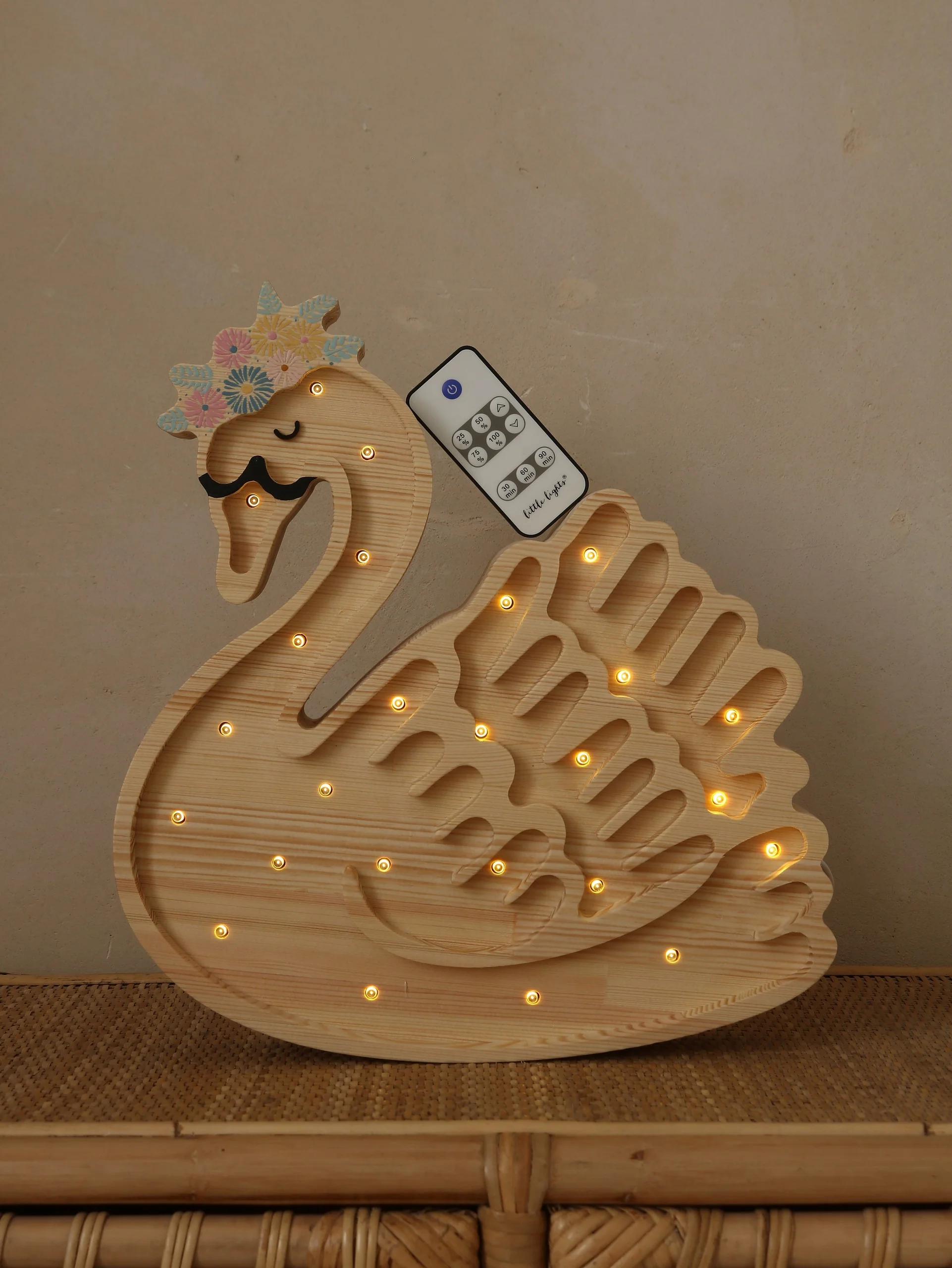 Lampe veilleuse en bois – Cygne – Image 6