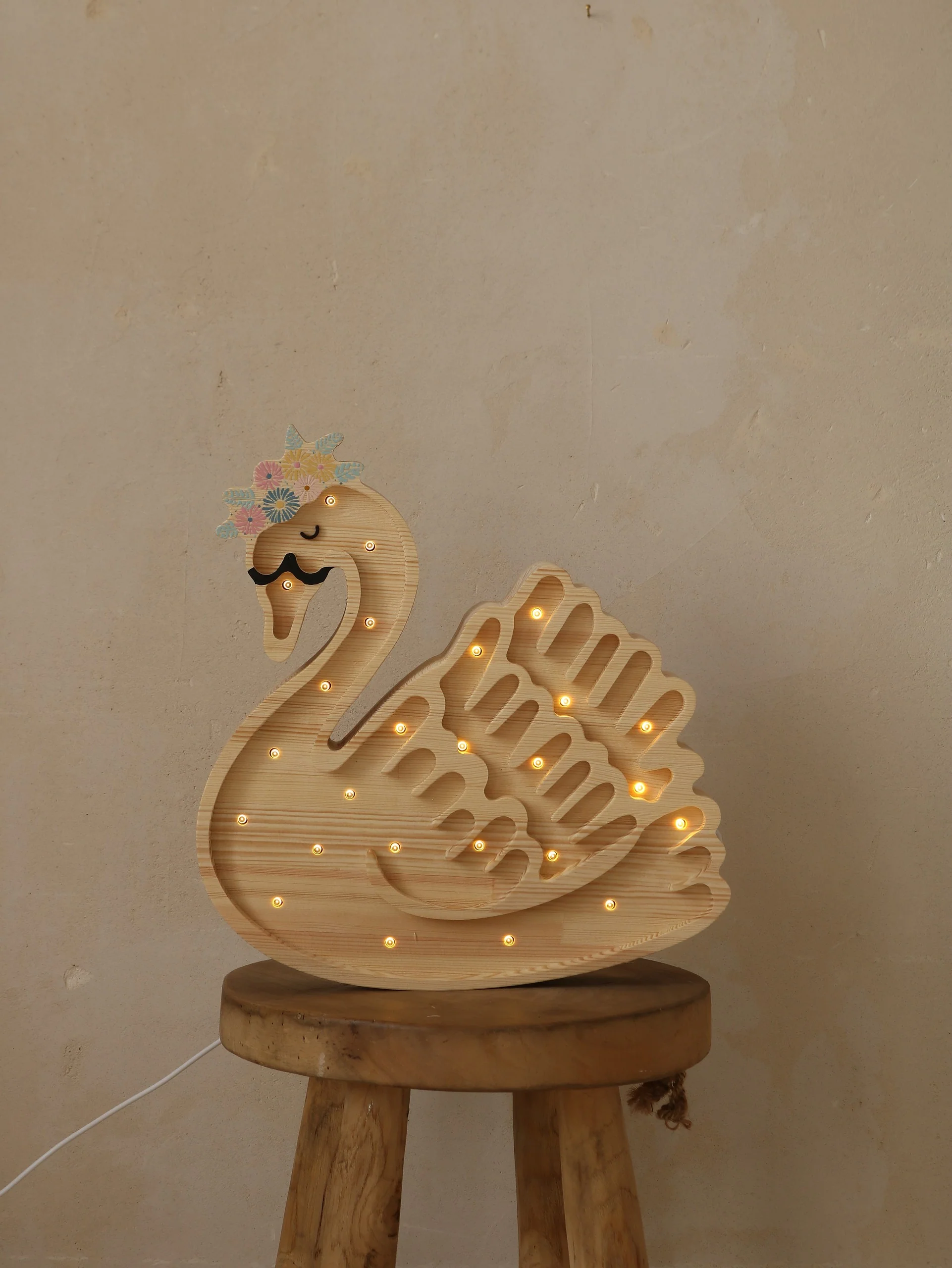 Lampe veilleuse en bois – Cygne – Image 7