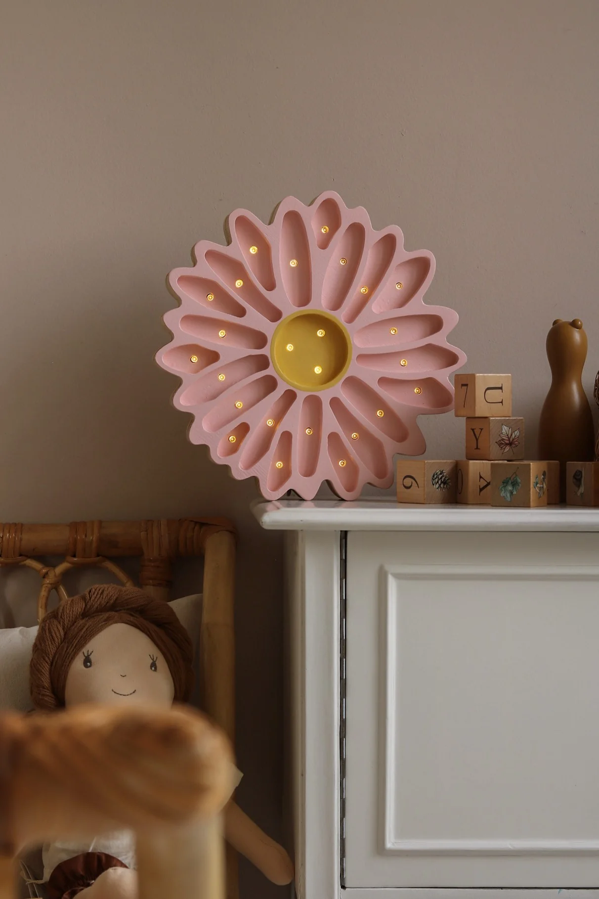 Lampe veilleuse en bois – Marguerite